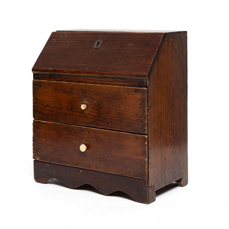 Miniature secretary, Around the year 1900.