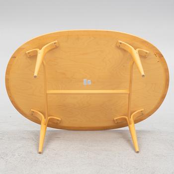 Bruno Mathsson, a birch coffee table, Mathsson International, Sweden, end of the 20th century.