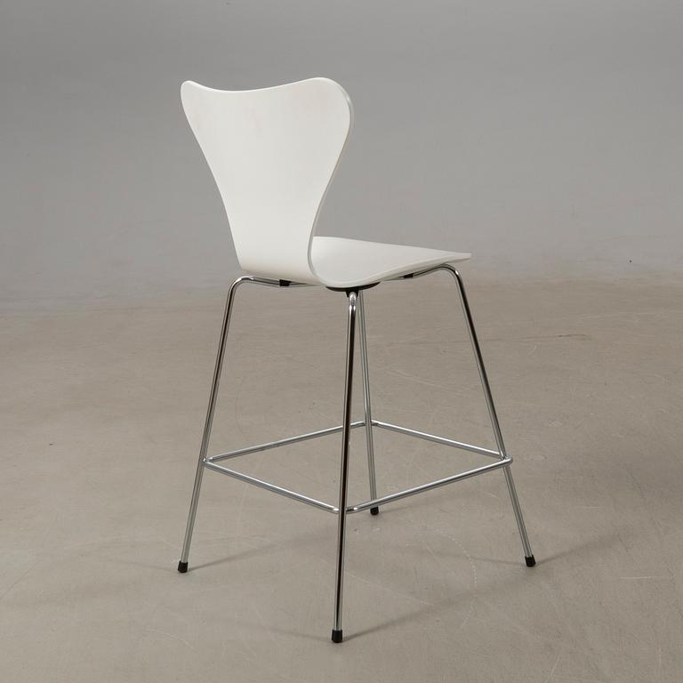 Arne Jacobsen, bar stool, "The Seven" for Fritz Hansen Denmark 2023.