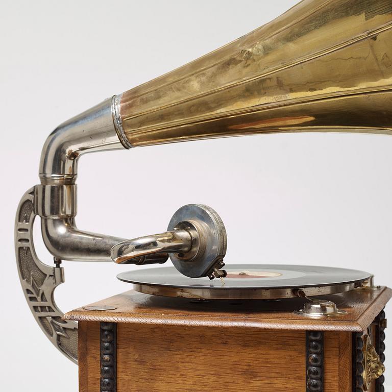 TRATTGRAMMOFON, 1900-talets första hälft.