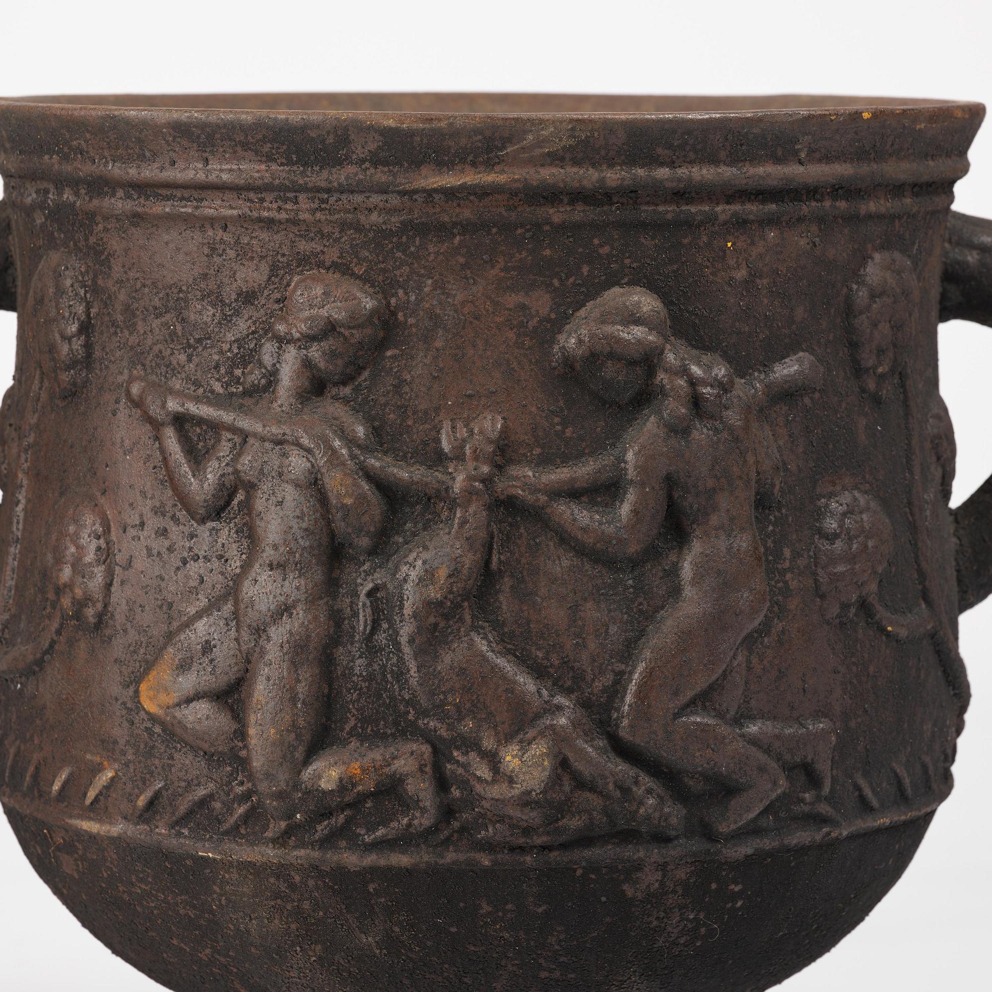 Ivar Johnsson, trädgårdsurnor, ett par, "Diana", Näfveqvarns bruk, Swedish Grace.