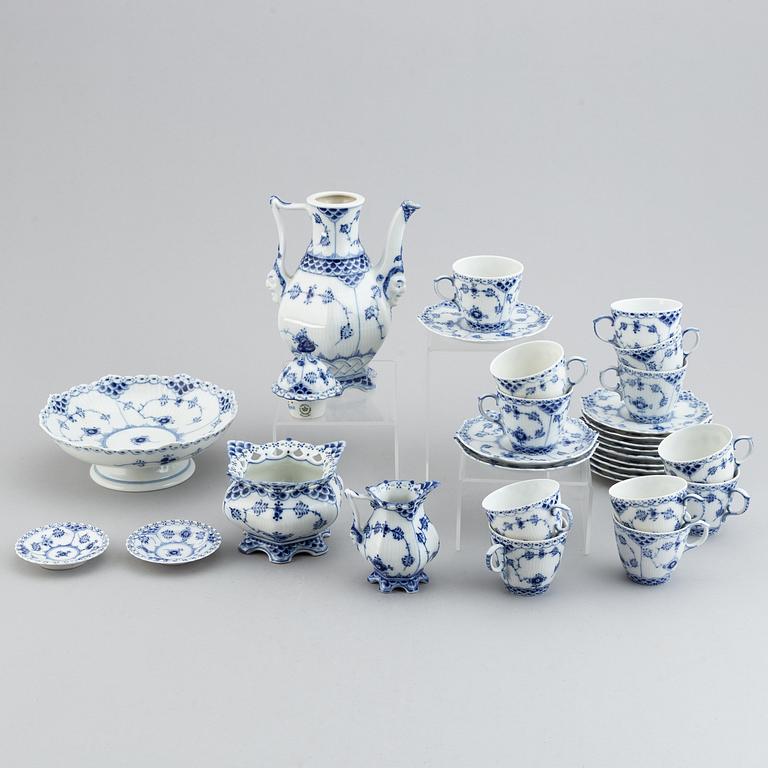 Royal Copenhagen, a 'Musselmalet' part mocca service, Denmark (18 pieces).