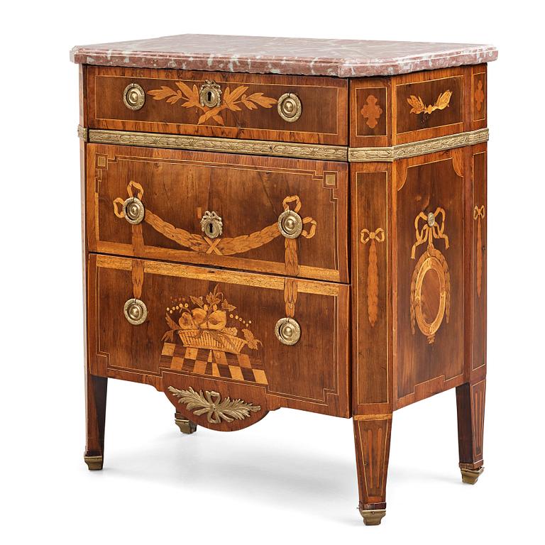 BYRÅ, tillskriven Jonas Hultsten (mästare i Stockholm 1773-1794), gustaviansk.