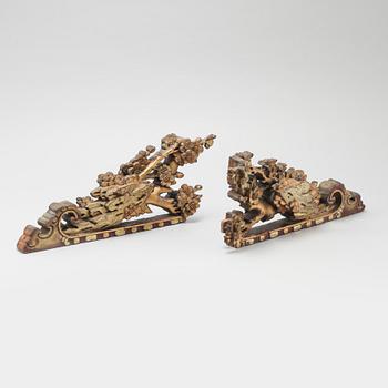 A pair of 20th chinese century ornaments.