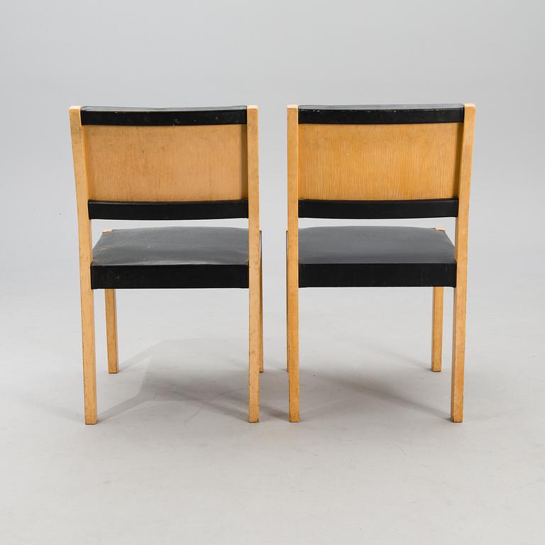 HELLEVI OJANEN, A SET OF FOUR 1960s MODEL 621 CHAIRS by Artek.