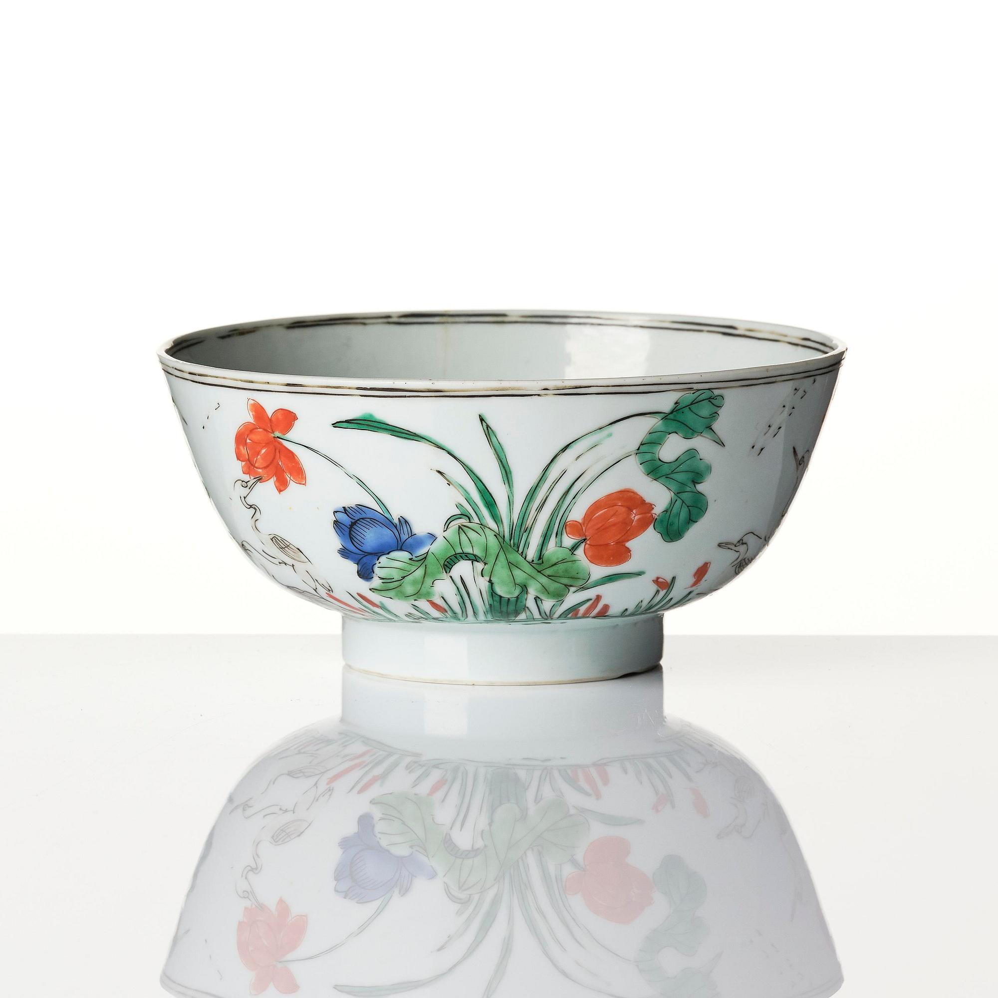 A famille verte bowl, tea caddy and mallet shaped vase, Qing dynasty, Kangxi (1662-1722).