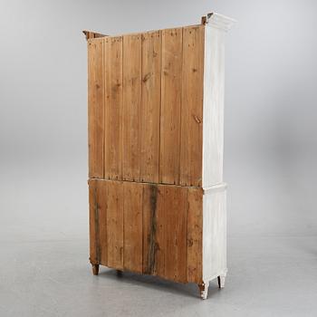 A vitrine cabinet, 19th century.