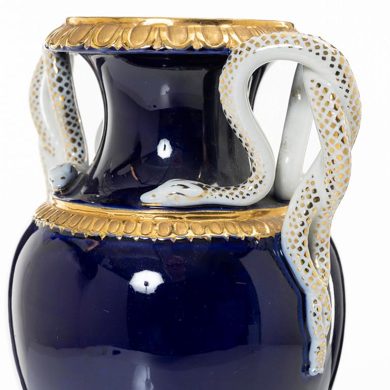 Urna, porslin, Meissen, omkring år 1900.