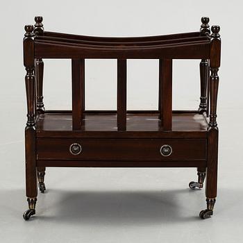 TIDNINGSSTÄLL, England, 1900-tal.