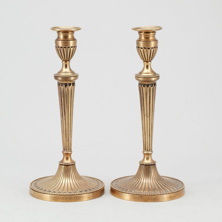 LJUSSTAKAR, ett par, mässing, empire, 1800-talets början.