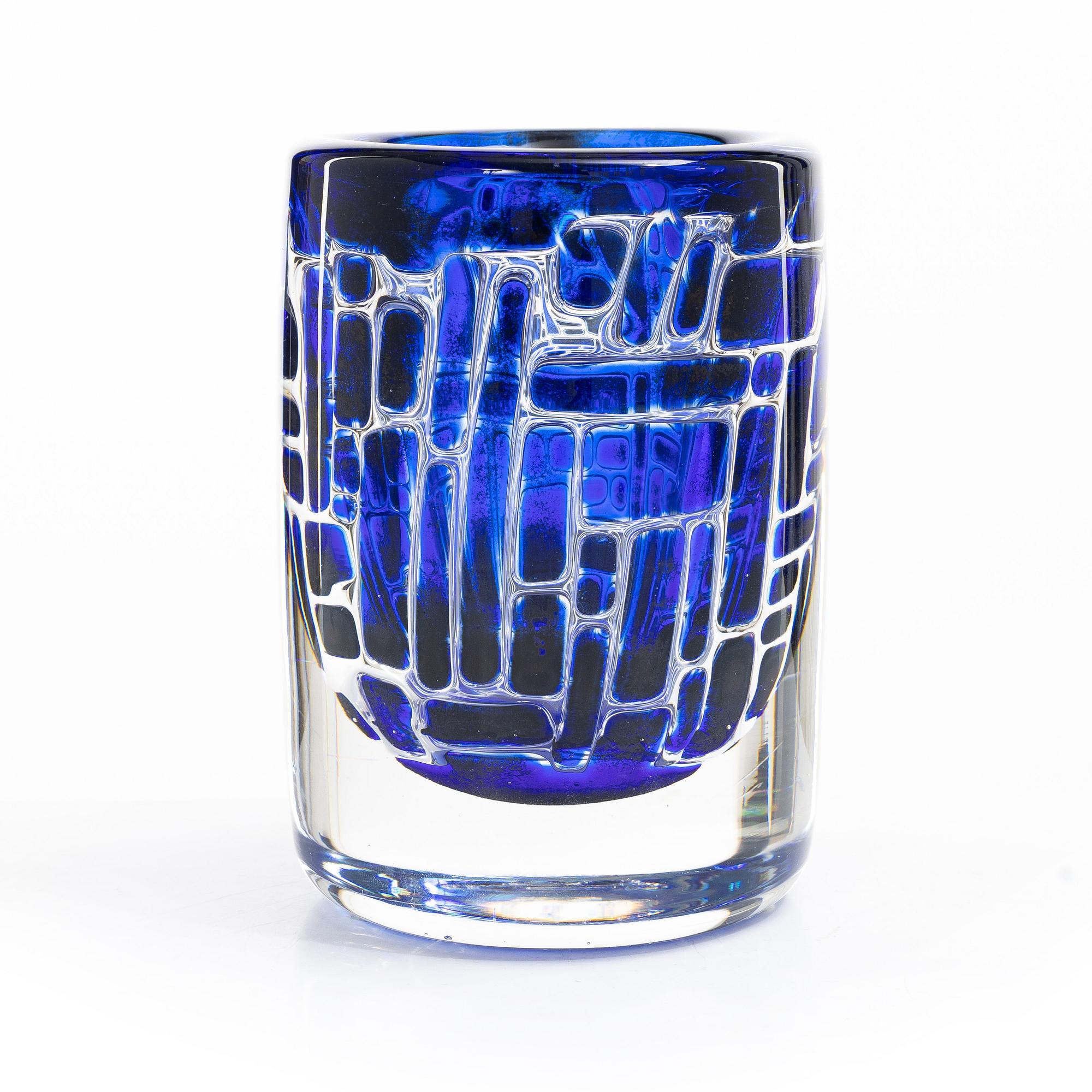 Edvin Öhrström, an 'Ariel' vase Orrefors, Sweden.