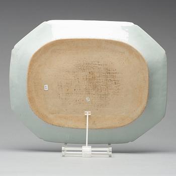 STEKFAT, kompaniporslin. Qingdynastin, Qianlong (1736-95).