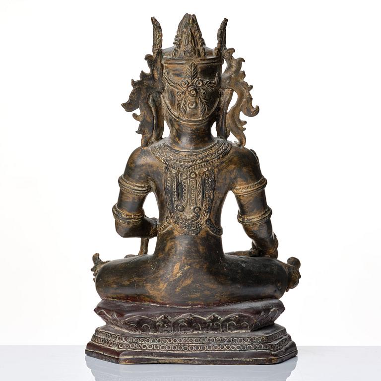 A Burmese bronze figure of a crowned buddha, 18th Century or older.