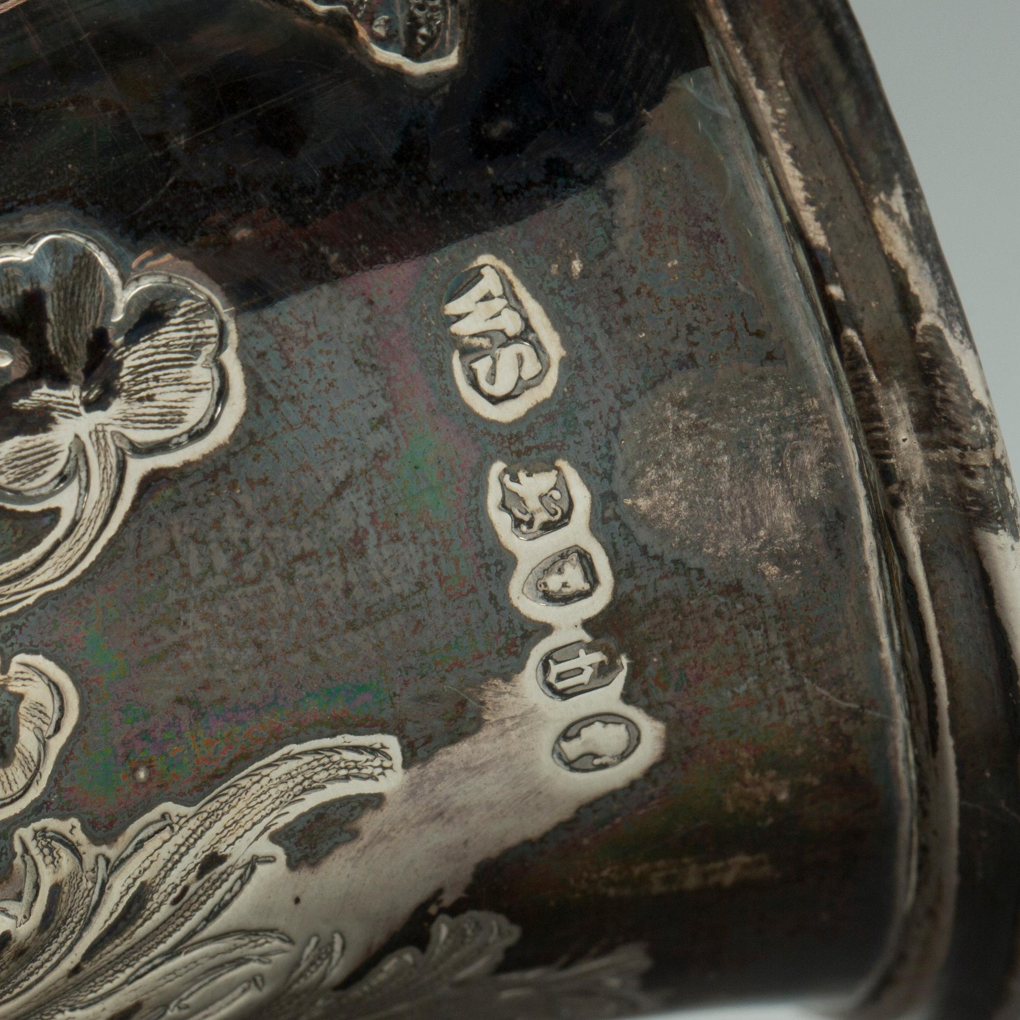 MUGG, silver, London, England. 1857. Vikt ca 180 g.