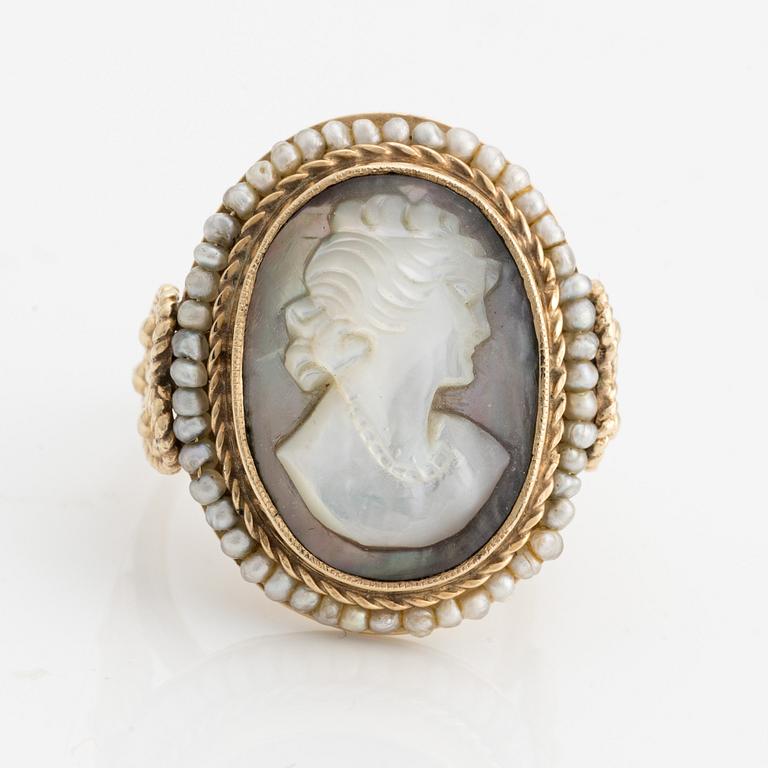 Ring, gold with mother-of-pearl cameo and seed pearls.