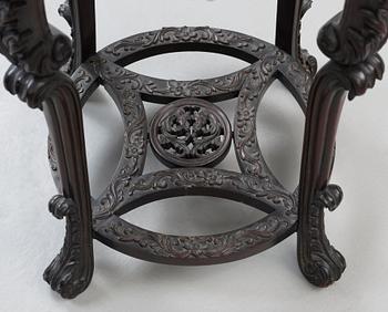 A hardwood and porcelain plaquette in famille verte  table, Qing dynasty 19th century.