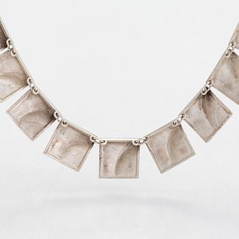 Björn Weckström, Collier, "Galaktiska toppar", sterlingsilver. Lapponia 1969.