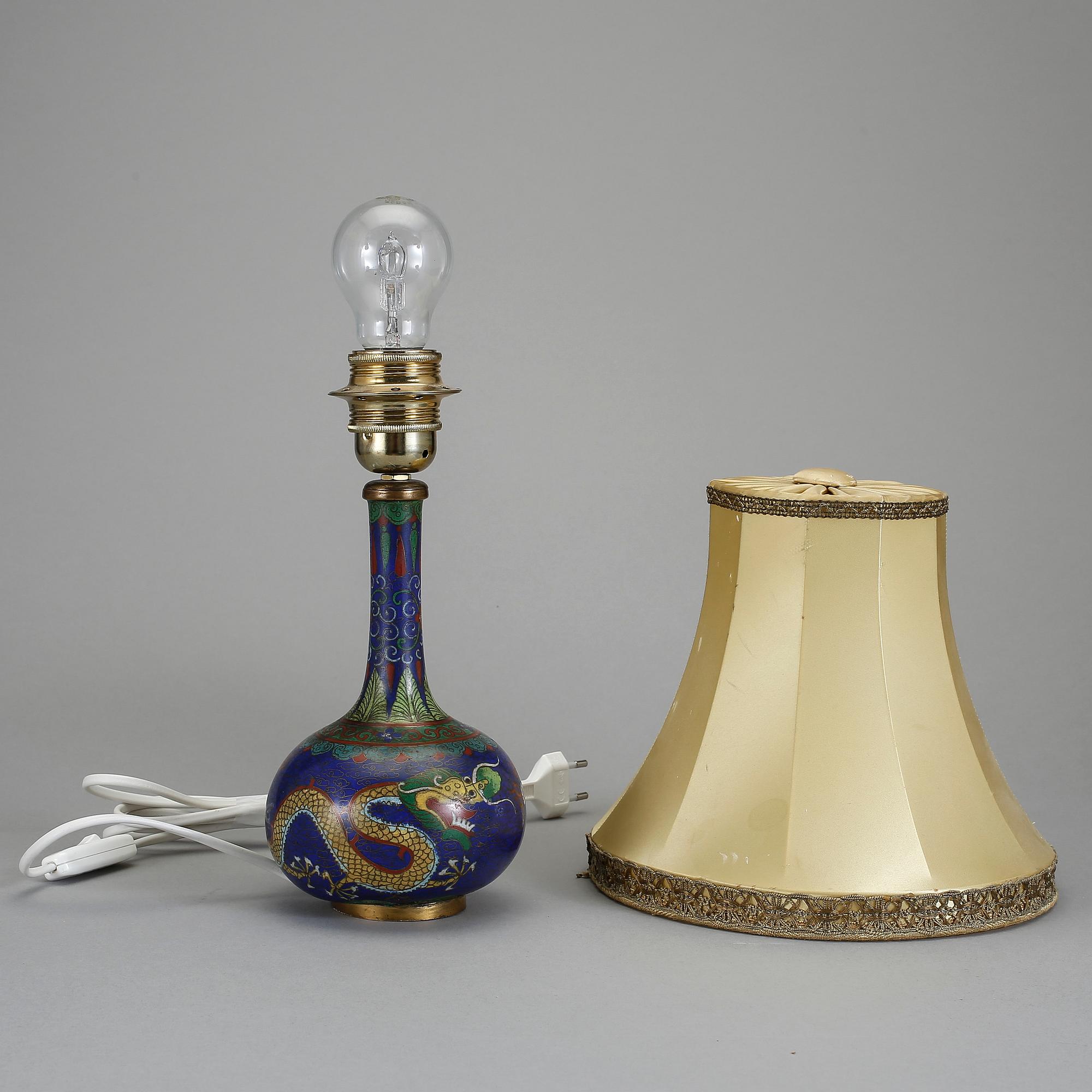 BORDSLAMPA, cloisonné, Kina, 1800/1900-tal.