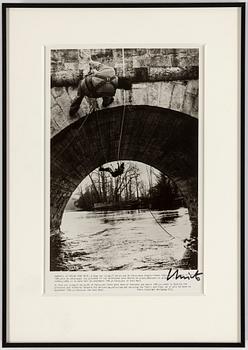 CHRISTO & JEANNE-CLAUDE, photo, signed. Photo by Wolfgang Volz.