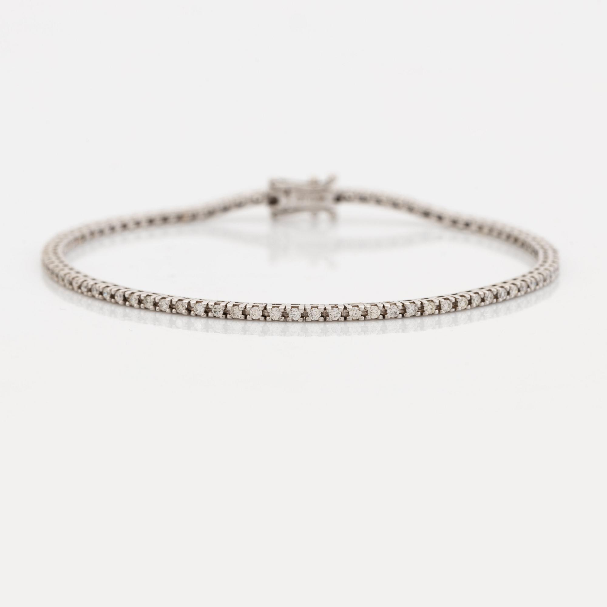 Tennisarmband, med briljantslipade diamanter.