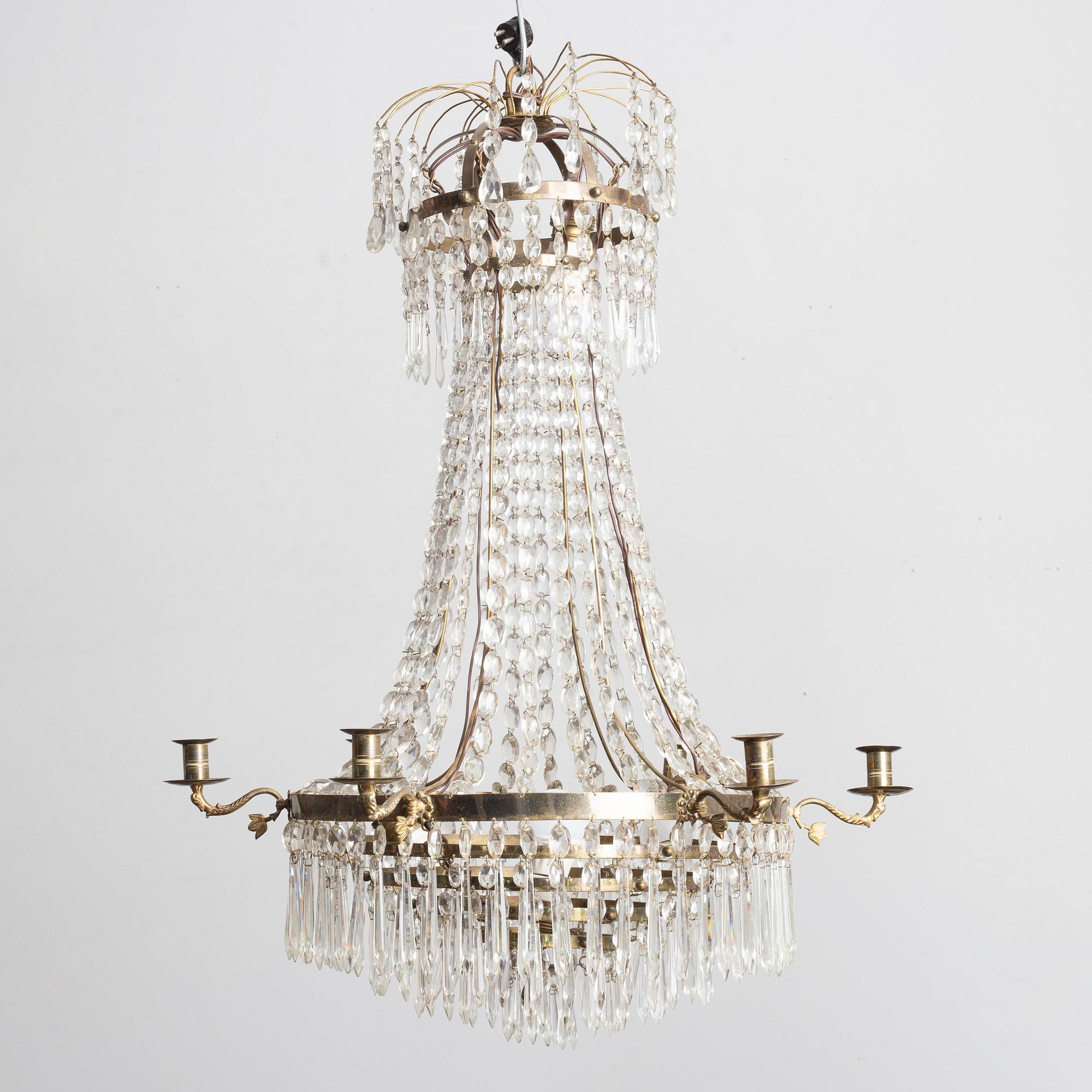 Chandelier, circa 1900, Gustavian style.