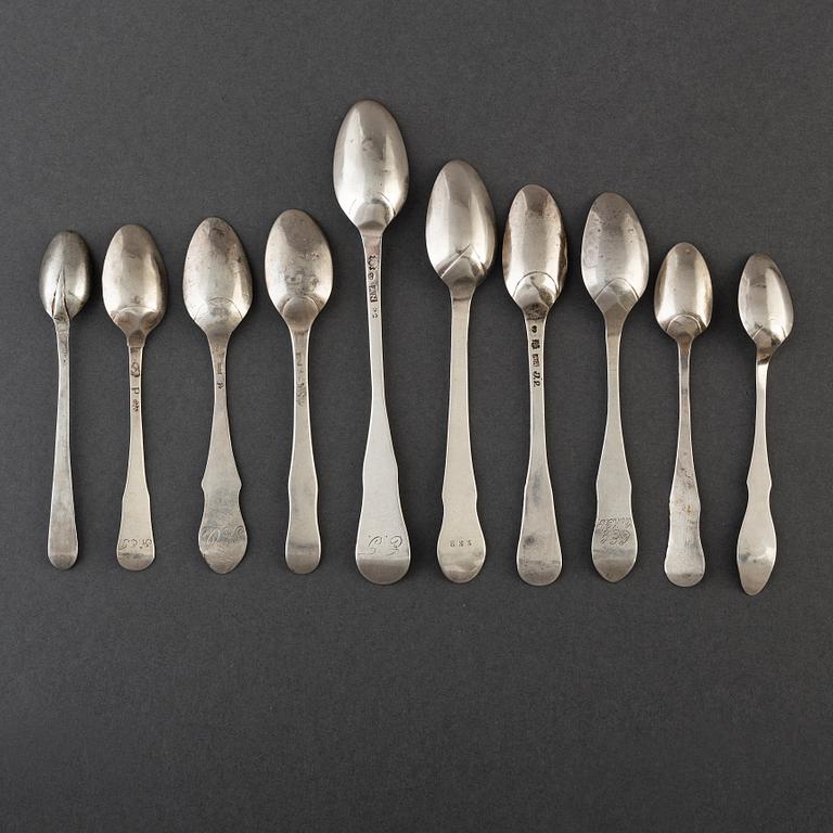 KAFFE- OCH TESKEDAR, 34 st, silver, 17-1800-tal, bl a Jonas Aspelin d.ä. Ystad 1773.