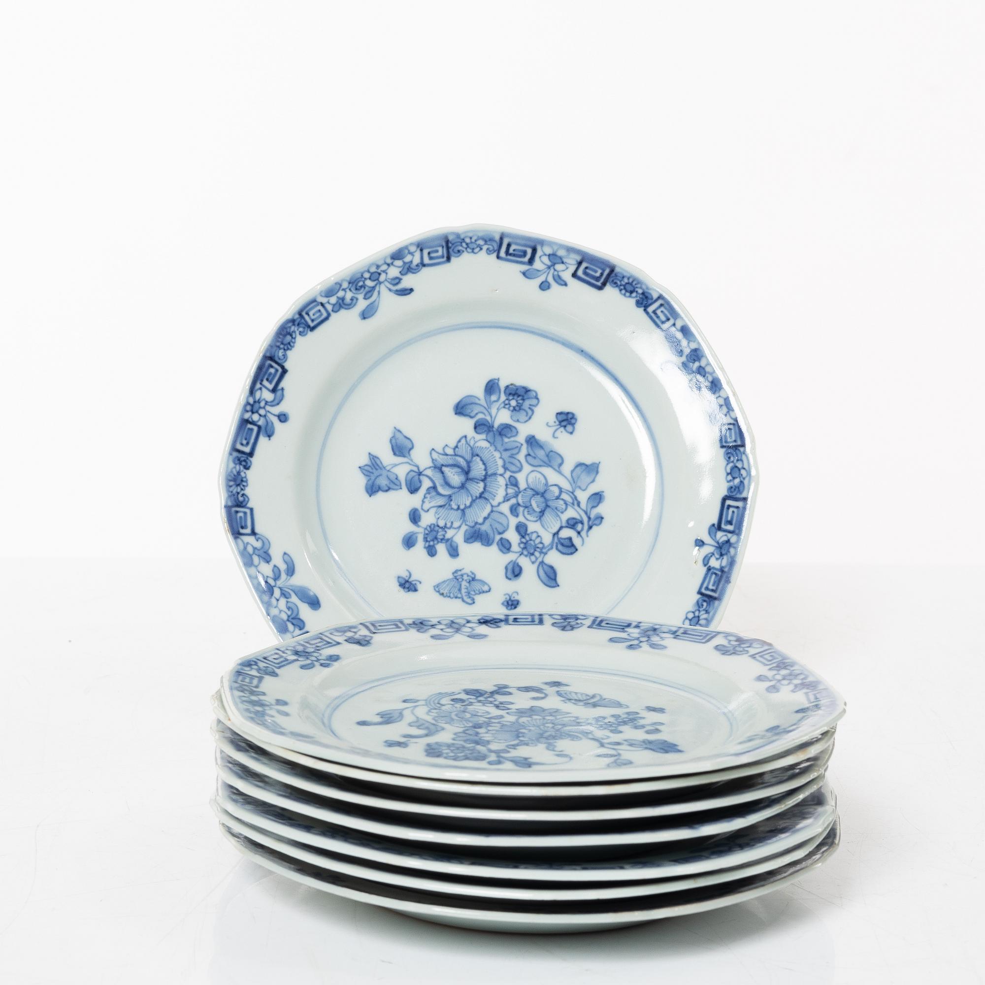 A group of 14 Chinese porcelain dessert dishes and a famile rose sauce boat, Qing dynasty, Qianlong (1736-95).