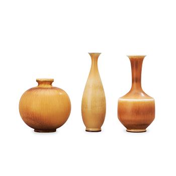 731. A set of three Berndt Friberg stoneware vases, Gustavsberg Studio 1945-65.