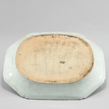 STEKFAT, porslin, Kina, 1700-tal.