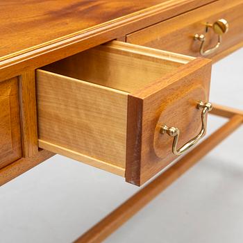 Josef Frank, sideboard, model B821, Svenskt Tenn, post 1985.