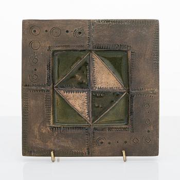 RUT BRYK, reliefi, kivitavaraa, signeerattu BRYK.