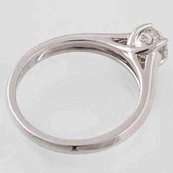 RING, 18K vitguld med briljantslipad diamant ca 0.70 ct. Vikt 3,8 gram.