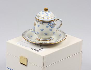 CREMEKOPP MED FAT, porslin. Rörstrand. I etui.