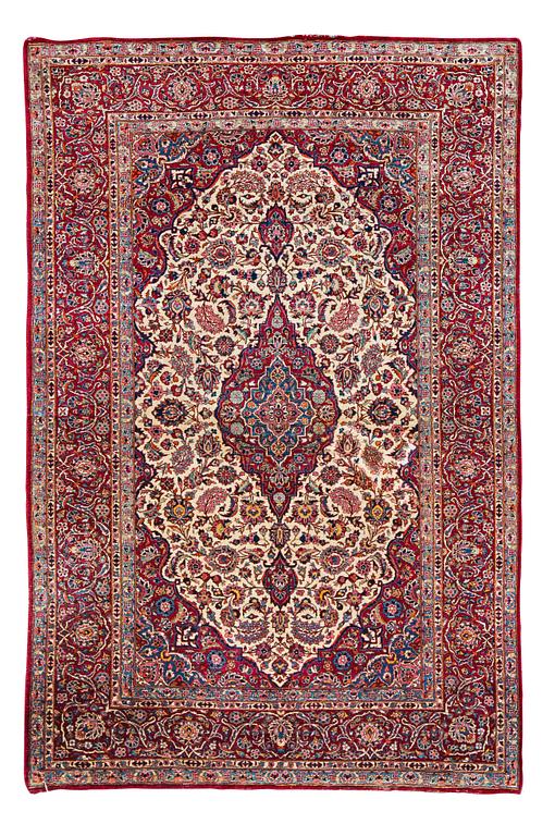 SEMI-ANTIQUE SILK KASHAN. 208 x 138,5 cm.