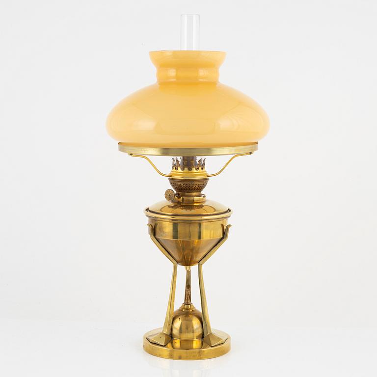 An Art Nouveau kerosene lamp, Böhlmarks, 1906-12.