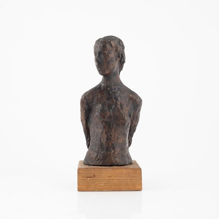 Kjell John Wive Larsson, Kvinna.