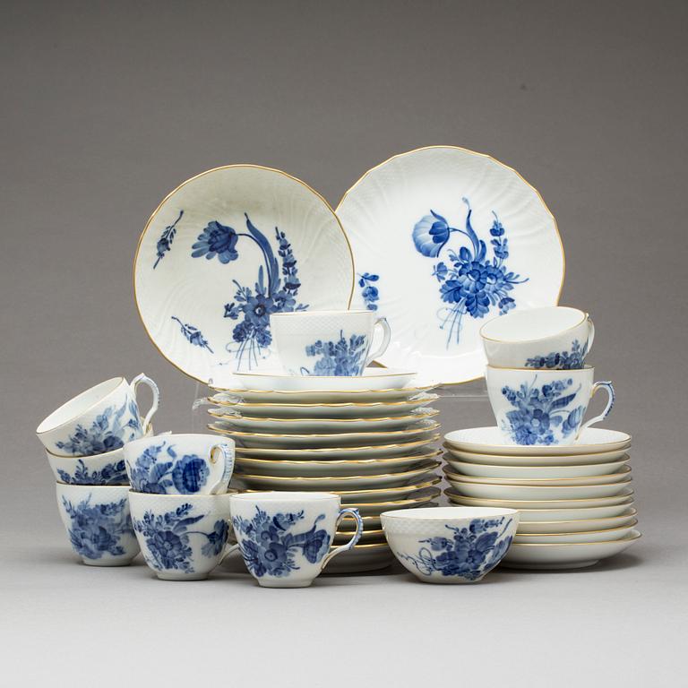 KAFFESERVIS, porslin, 24 delar, "Blå Blomst", Royal Copenhagen.