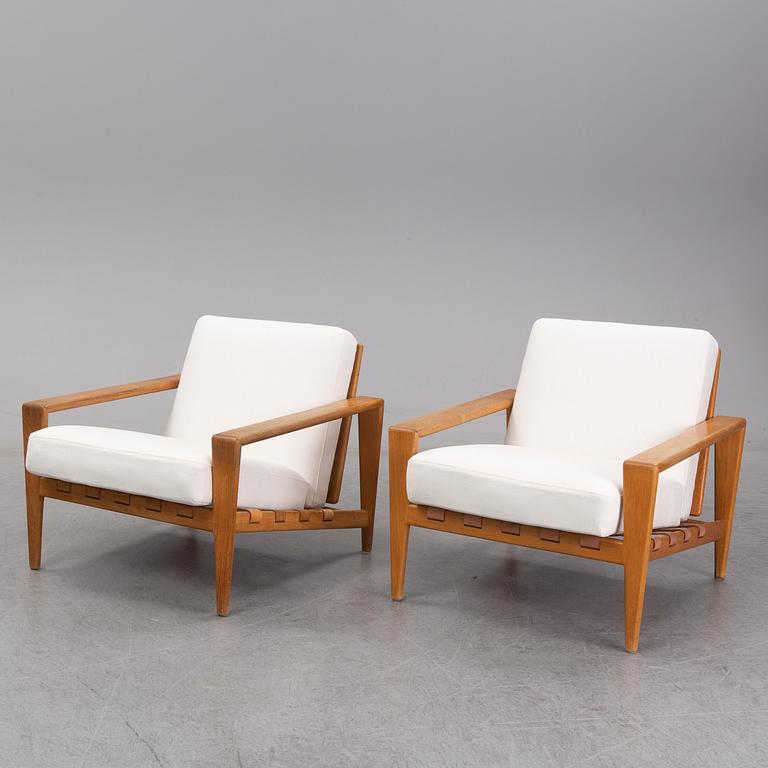 Svante Skogh, a pair of 'Bodö' oak easy chairs, AB Hjertquist & Co, Nässjö, designed in 1957.