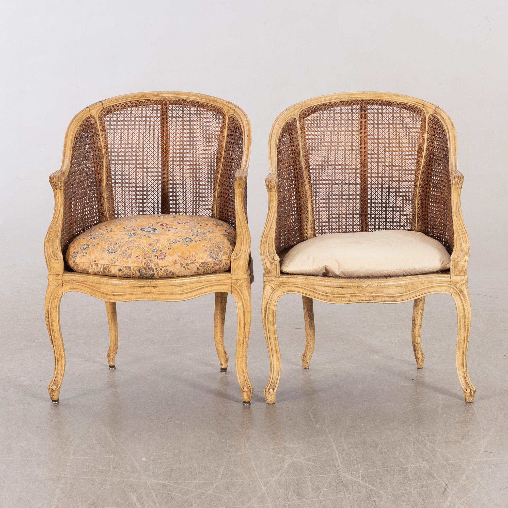 FÅTÖLJER ett par Louis XV-stil Italien 1900-tal.