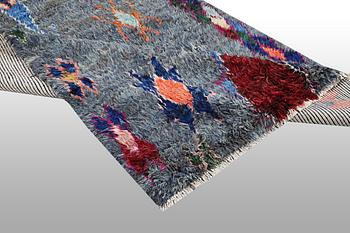 A arpet, Morocco Berber,  ca 275 x 178 cm.