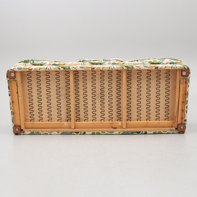 Soffa, troligtvis Norell Möbler, sent 1900-tal.