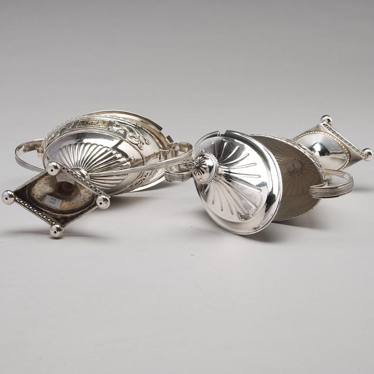 A pair of Swedish 18th century silver sugar-bowls and cover, mark of Pehr Zethelius, Stockholm 1799.