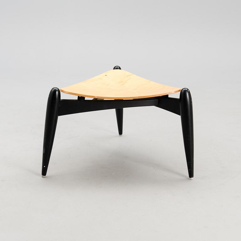 ILMARI TAPIOVAARA, TALE-JAKKARA. Etiketti Tapiovaara design, made in Finland. Suunniteltu 1953.
