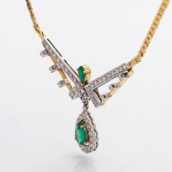 Halsband, collier, 18K guld med smaragder och diamanter.