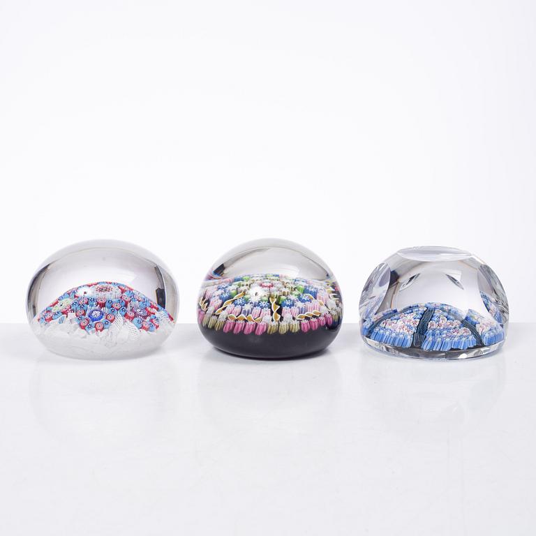 Brevpressar/pappersvikter, 3 st, 1900-talets andra hälft.