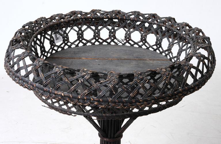 BLOMBORD, engelsk stil, 1900-tal.