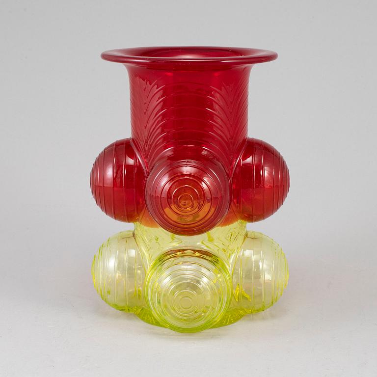 NANNY STILL, a 'Pajazzo' glass vase from Riihimäen Lasi Oy, Finland, 1970's.