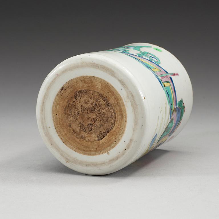 A famille rose brush pot, Qing dynasty, 18th Century.