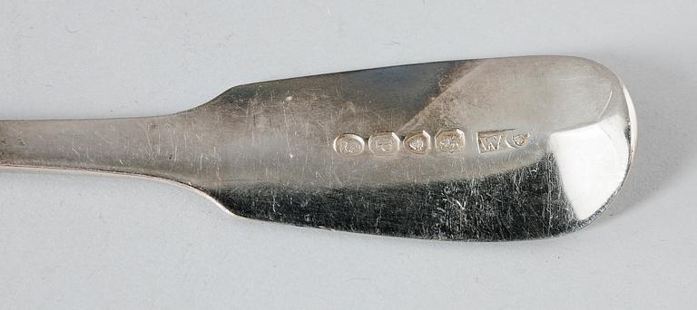 MATSKEDAR, 13, silver, snarlika, bl a Glasgow 1829 (4) och London 1830 (4). Tot vikt ca 903 g.