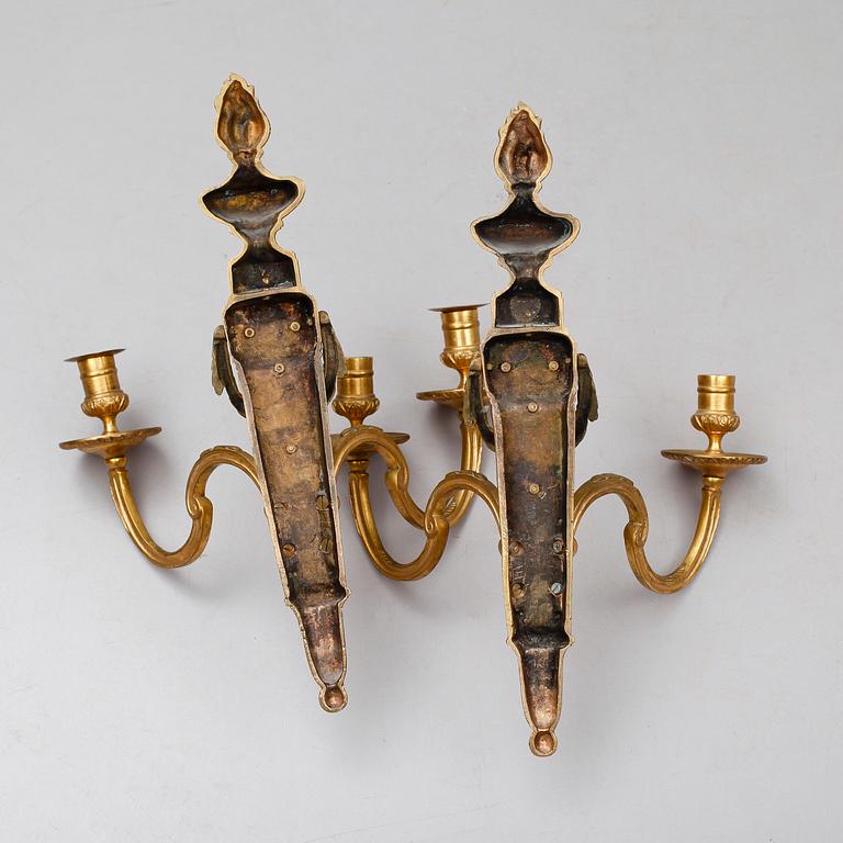 VÄGGAPPLIQUER, 1 par, brons, gustaviansk stil, 1900-talets första hälft.